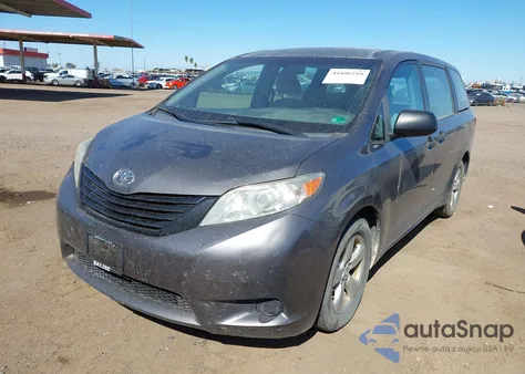 2016 Toyota Sienna L 7 Passenger z USA, uszkodzony, nr VIN 5TDZK3DC6GS755734